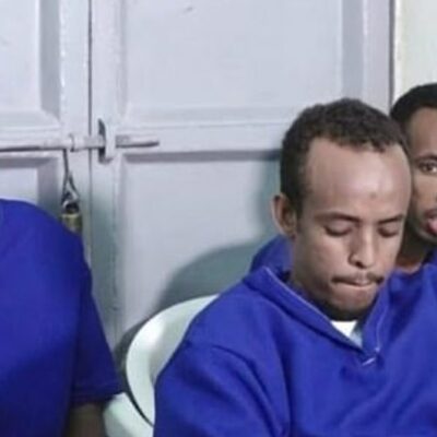 Ejecutan a dos hombres por violar y asesinar a niña de 12 años en Somalia