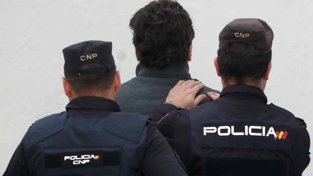 FOTO Dictan prisión provisional incondicional a Emilio Lozoya, en España (Reuters)