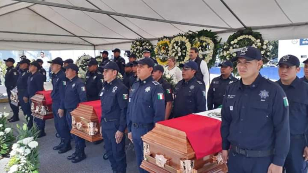 Foto: Despiden con honores a policías caídos en Veracruz, 15 de febrero de 2020, (Twitter @LNpoliciacasMXQ)