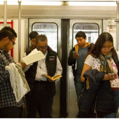 Desalojan a más de 700 usuarios por fallas en la Línea 2 del Metro