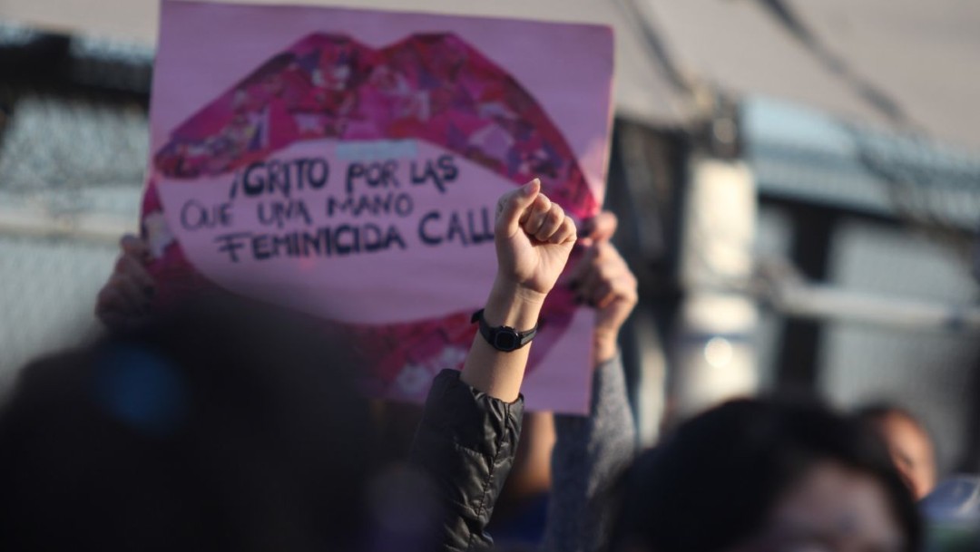 Imagen: El coordinador de Morena, Ricardo Monreal, presentó una iniciativa de ley para castigar hasta con 80 años de cárcel a quien cometa un feminicidio