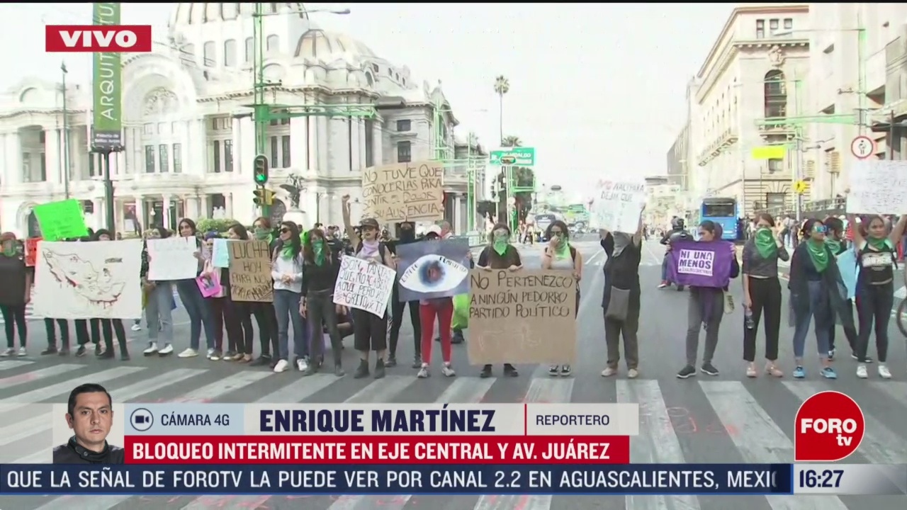 FOTO: feministas bloquean eje central y avenida juarez cdmx