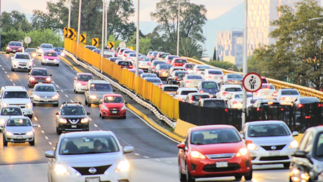 Imagen: Este jueves el Hoy No Circula aplica para los automóviles con engomado verde desde las 05:00 hasta las 22:00 horas