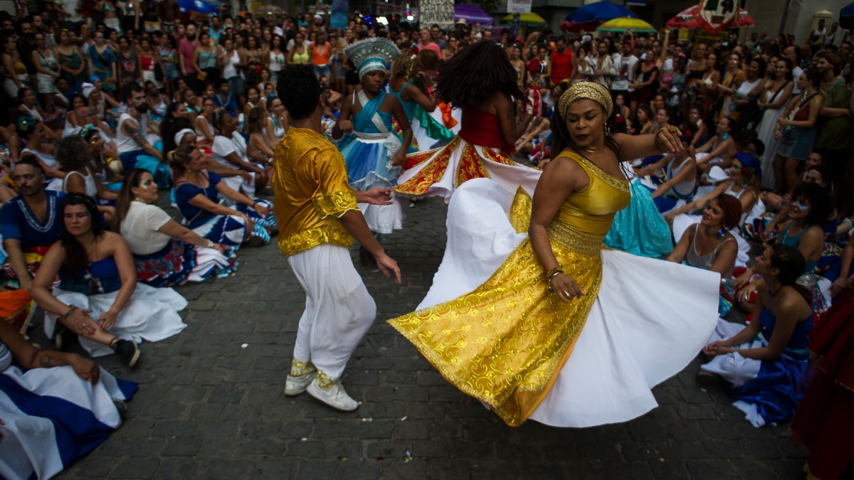 Foto: Bailan en las calles de Río de Janeiro, Brasil. Getty Images