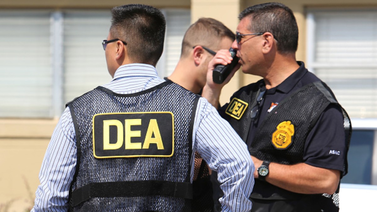 Foto: Agentes de la DEA durante un operativo. Getty Images/Archivo