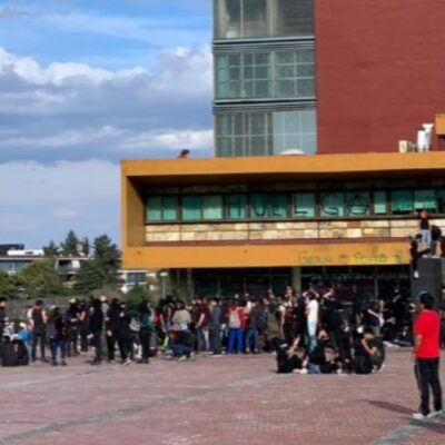 UNAM condena vandalismo en Rectoría