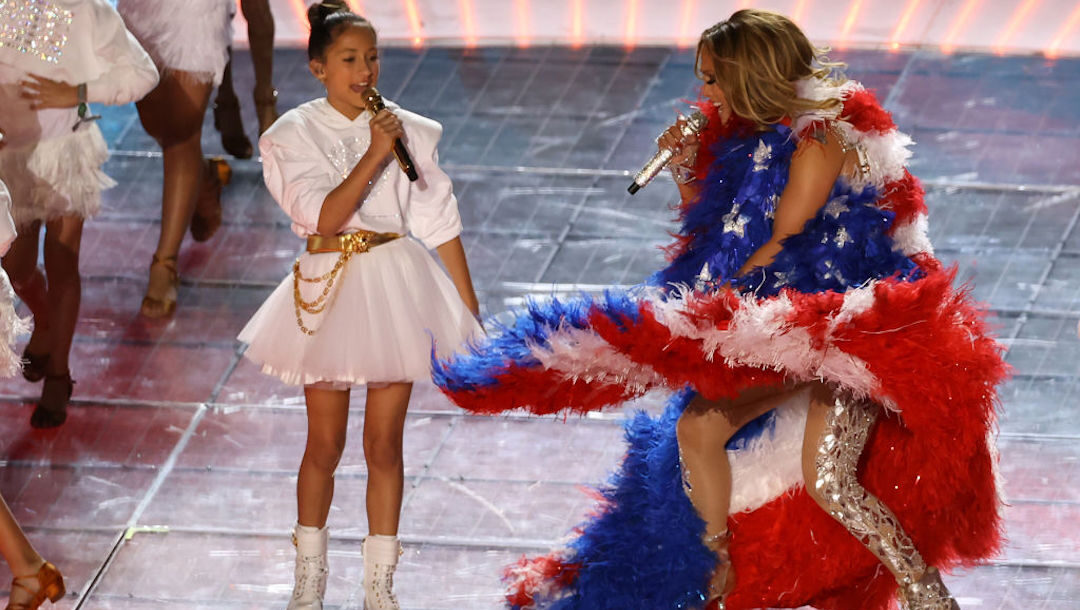 Hija de J. Lo y Marc Anthony es ovacionada por Super Bowl