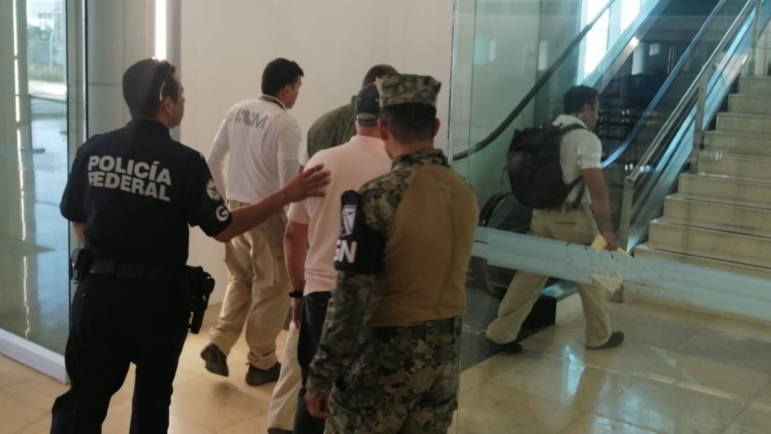 Foto: Como parte de la cooperación de seguridad entre México y Estados Unidos, el hombre fue detenido en el aeropuerto internacional del estado, mismo quien cuenta con una orden de aprehensión por los delitos de fraude y robo de identidad en Florida