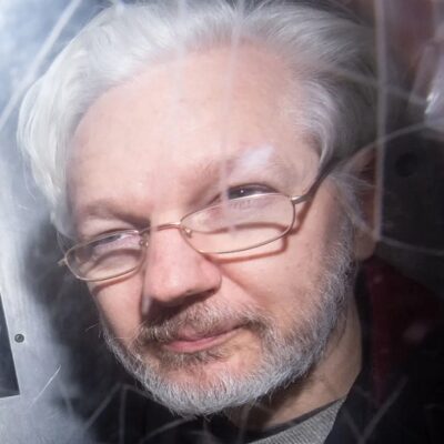 Trump ofreció perdón a Assange si negaba la participación de Rusia en hackeo