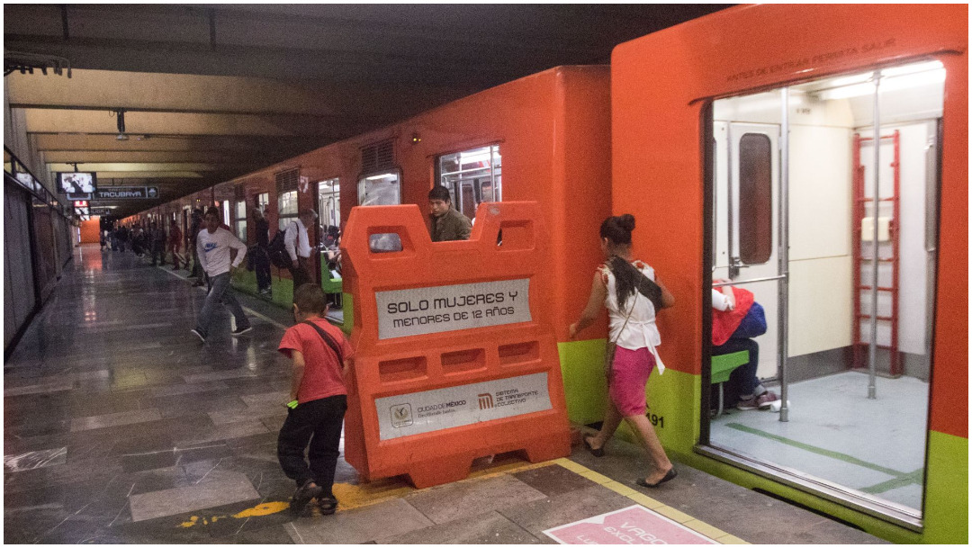 Imagen: El Metro crea Camaleon, una campaña para cuidar la salud de sus usuarios, 16 de febrero de 2020 (VICTORIA VALTIERRA/ CUARTOSCURO.COM)