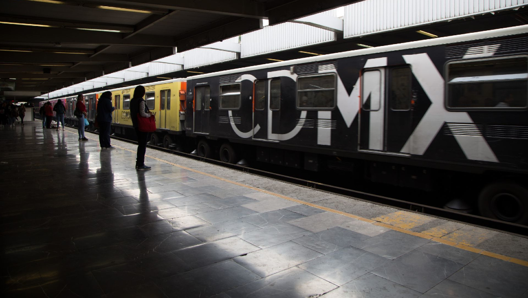 FOTO: Detienen a hombre en Metro Cuitláhuac CDMX por abuso sexual contra niña, el 26 de febrero de 2020
