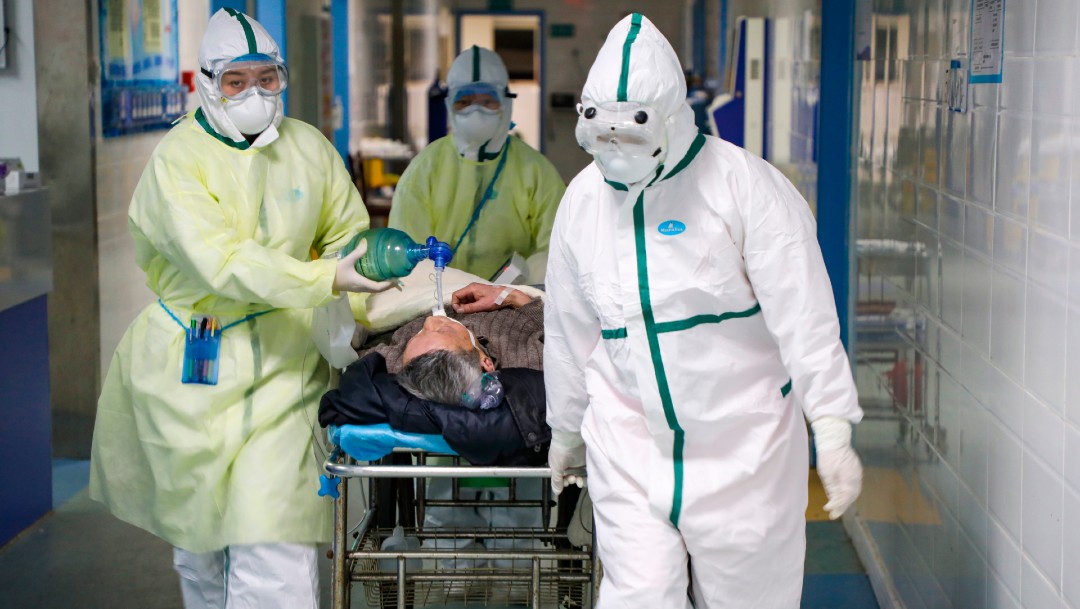 Muere estadounidense por coronavirus en hospital de Wuhan