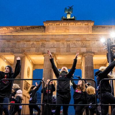 Mujeres bailan contra violencia machista en San Valentín de Berlín