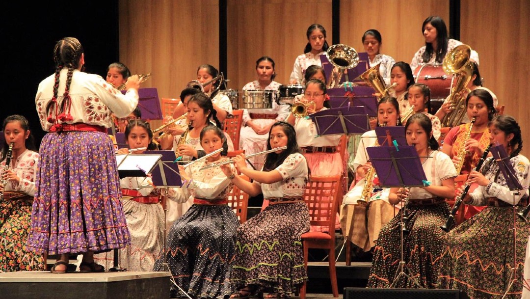 'Mujeres del Viento Florido', banda de indígenas de Oaxaca