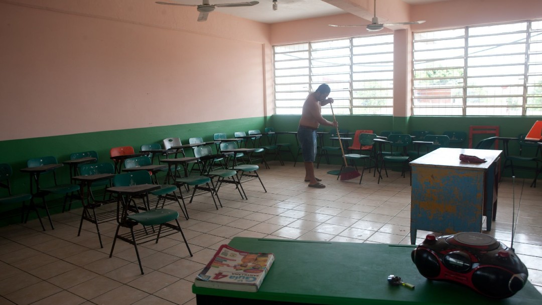 Foto: Padres de familia reciben recursos del programa ‘La Escuela es Nuestra’