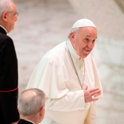 Papa rechaza propuesta de ordenar sacerdotes a hombres casados en la Amazonia