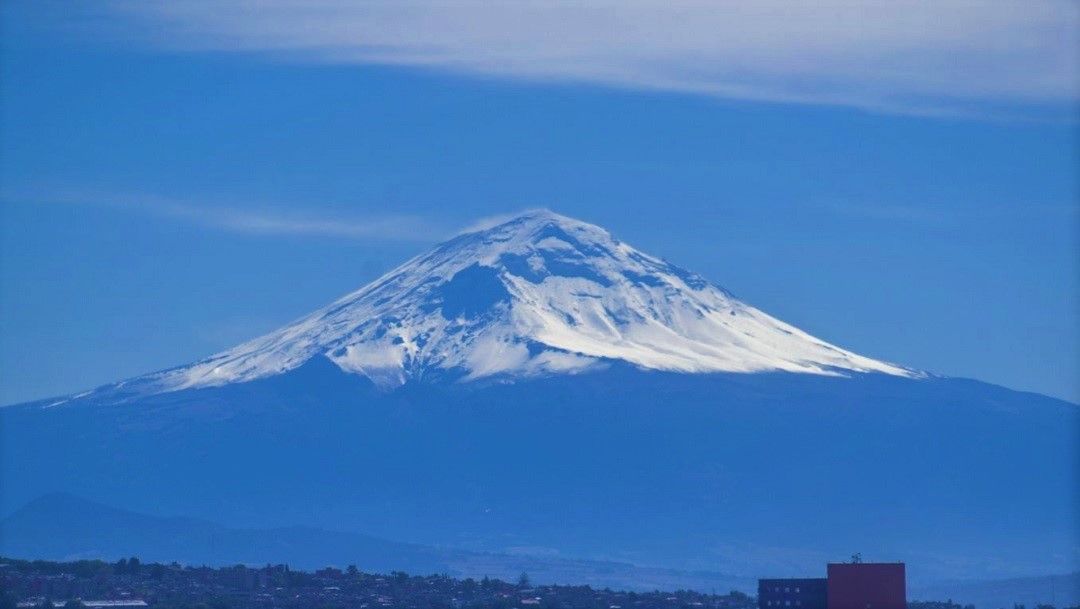 Cimas nevadas: Volcanes de México lucen su esplendor cubiertos de nieve