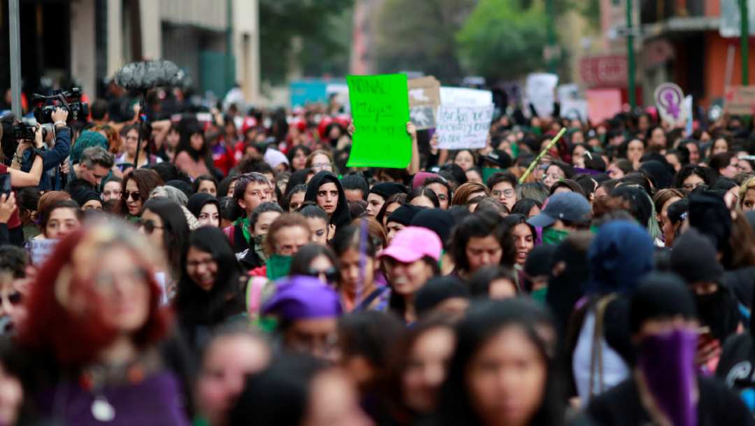Mujeres marchan para protestar por el feminicidio de Ingrid Escamilla. (Foto: Reuters)