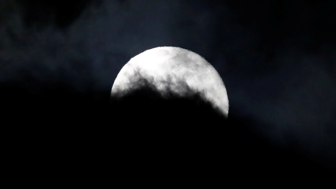 FOTO: Primer Superluna del 2020. (Reuters)