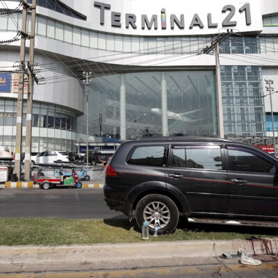 Elevan a 30 los muertos por tiroteo en centro comercial de Tailandia