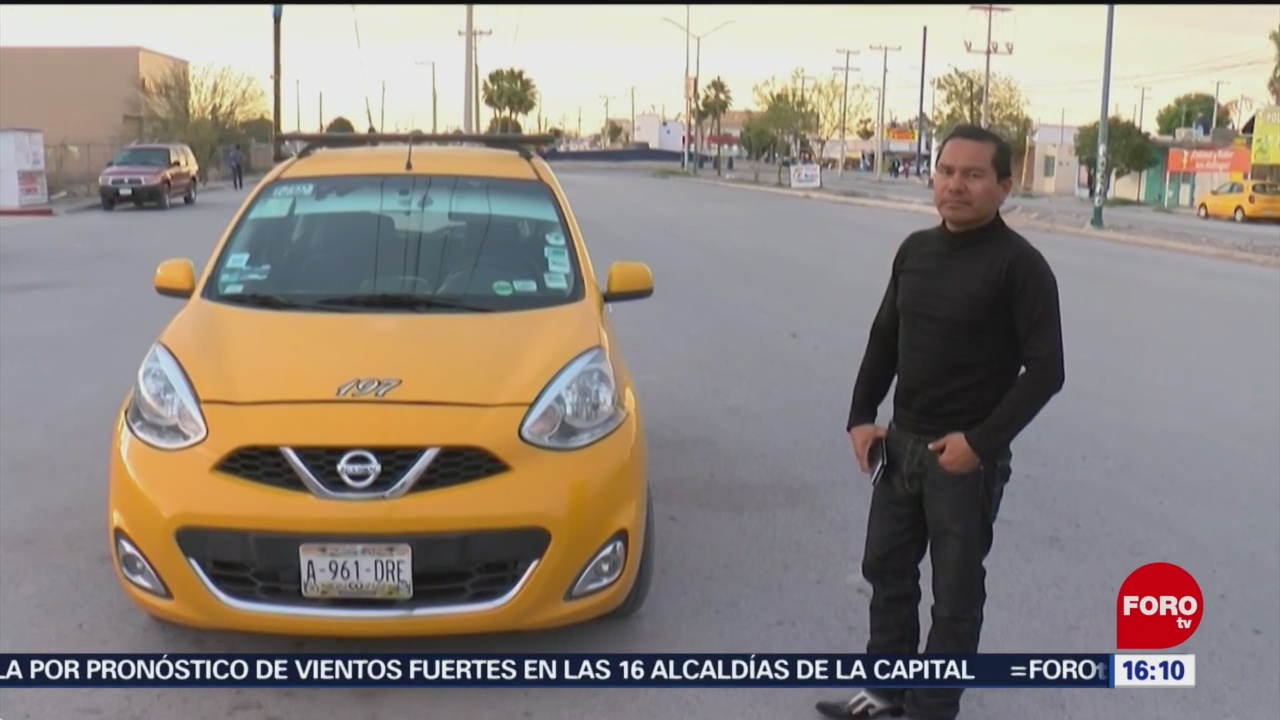 FOTO: taxista regresa 12 mil pesos que dejaron en su vehiculo