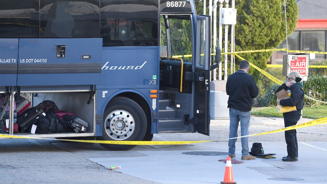 Foto: Un muerto y cinco heridos en tiroteo en autobús de California
