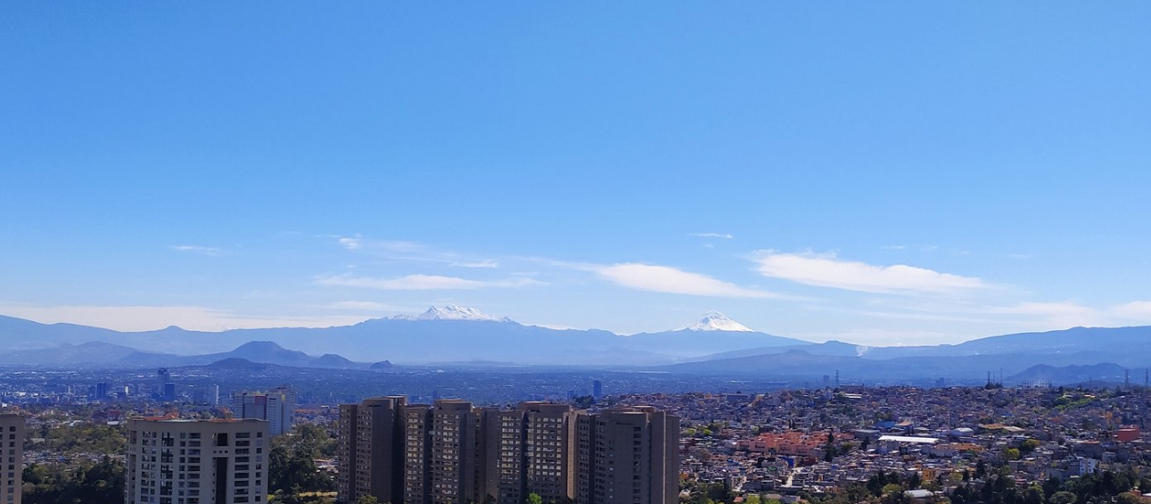 FOTO Popocatépetl e Iztaccíhuatl amanecen cubiertos de nieve (Twitter Avdr_73)