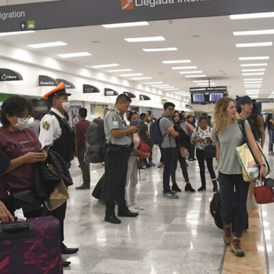 Crean plataforma para turistas mexicanos afectados por vuelos cancelados por COVID-19