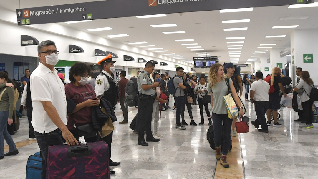 Crean plataforma para turistas mexicanos afectados por vuelos cancelados por COVID-19. (Foto: Cuartoscuro)
