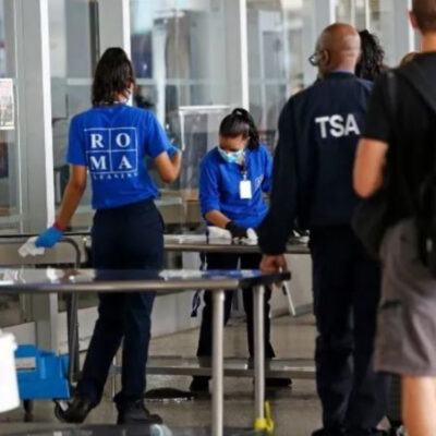 Caos en aeropuertos de Estados Unidos por pruebas de coronavirus