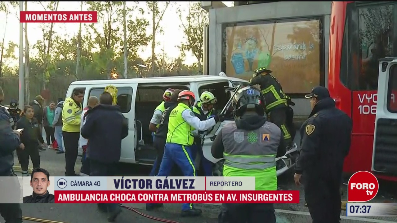 ambulancia choca contra unidad del metrobus en avenida insurgentes cdmx