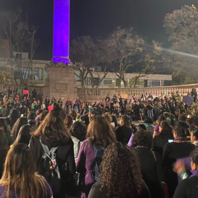 Feministas realizan 'cacerolazo' en Aguascalientes
