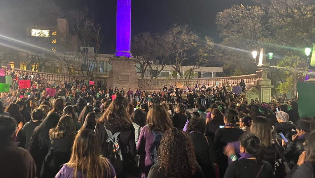 Feministas realizan 'cacerolazo' en Aguascalientes, 8 marzo 2020