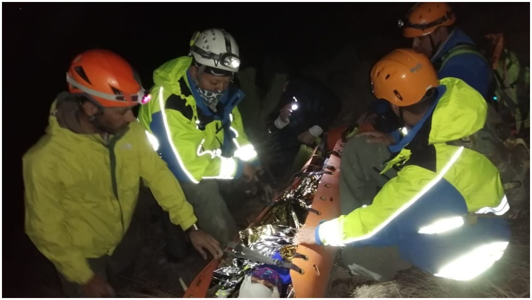 Foto: Mujer resultó herida tras sufrir caída en el Volcán de Colima, 1 de marzo de 2020 (Foro TV)