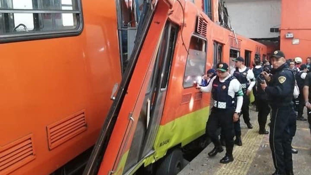 Sheinbaum ingresa a Metro Tacubaya tras choque de trenes