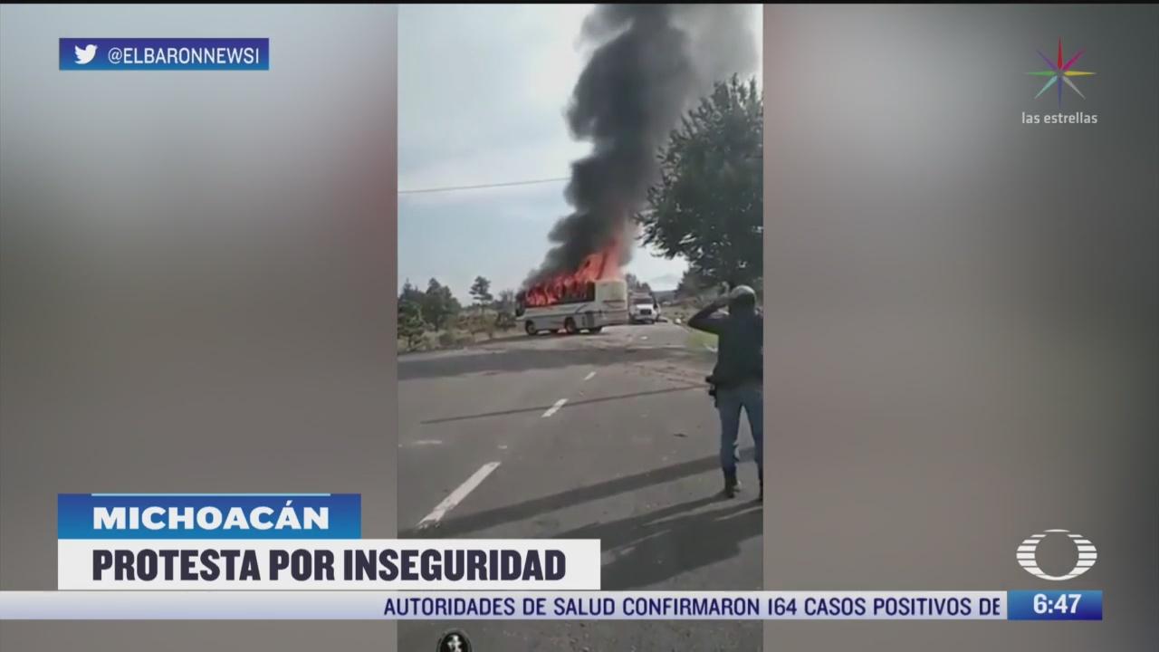 comuneros de paracho queman autobus de pasajeros en protesta por inseguridad