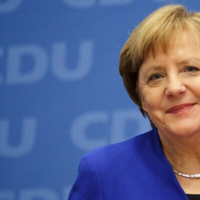 Merkel da negativo de nuevo en test de coronavirus, pero sigue en cuarentena