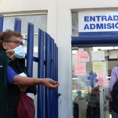 México convoca a médicos especialistas para atender pandemia del coronavirus
