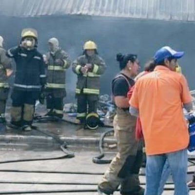 Incendio consume tienda de autoservicio en Veracruz