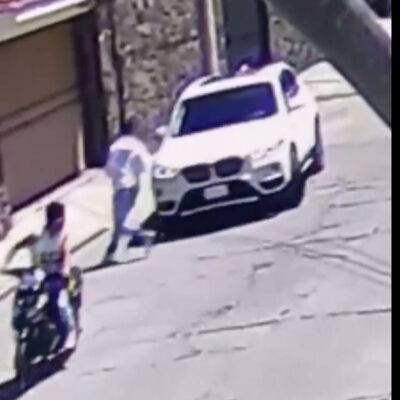 Video: Automovilista que llegaba a su casa escapó de asalto