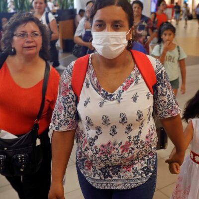 Ebrard agradece a aerolíneas por ayudar a mexicanos varados en Perú por coronavirus