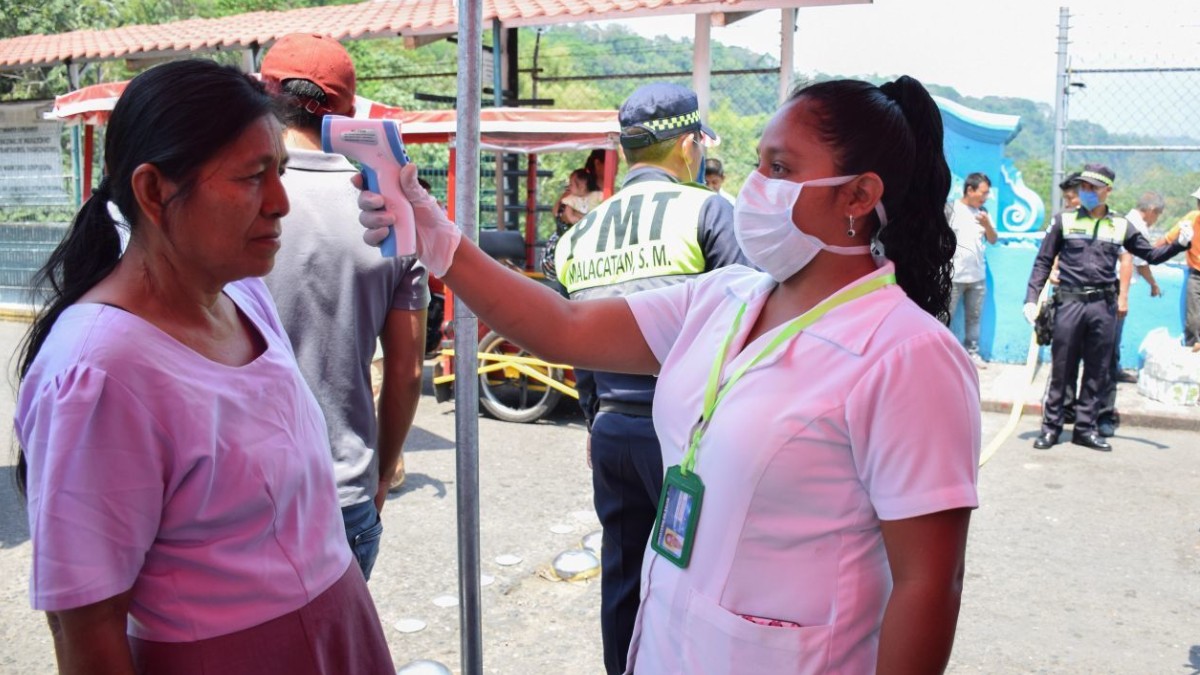 Operativo sanitario en la frontera entre México y Guatemala