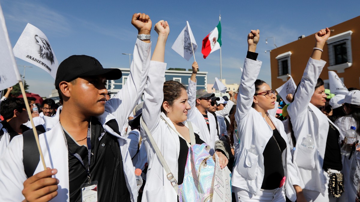Foto: Unos 150 mil estudiantes salieron a protestar en las calles de Puebla. Reuters