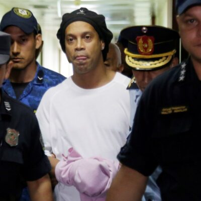 ¿Qué hay detrás del pasaporte falso de Ronaldinho?