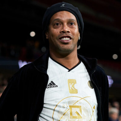 Giran orden de aprehensión contra Ronaldinho por falsificación de pasaporte