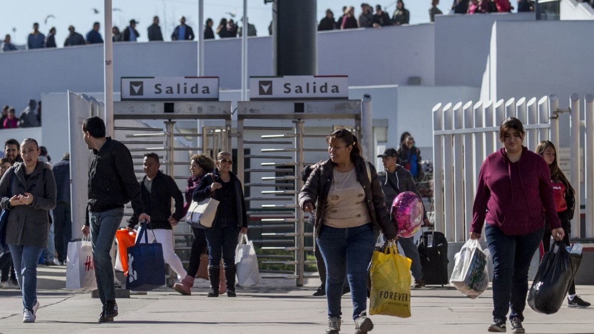 México pide a EEUU que siga abierta la frontera: Ebrard