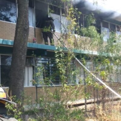 Paristas provocan incendio en el CCH-Sur