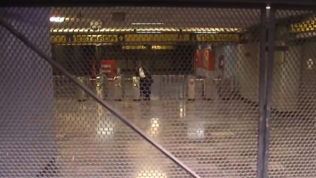 FOTO Por tiempo indefinido, cierre en tres estaciones de Línea 5 Metro CDMX tras fuga de combustible (Noticieros Televisa)