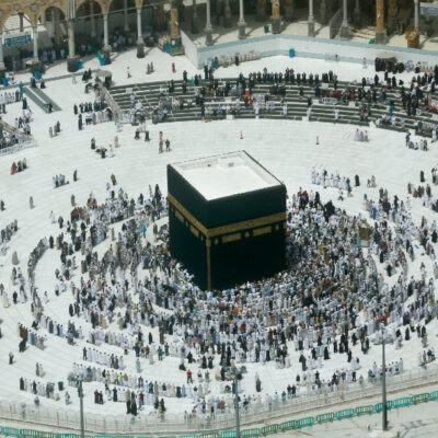 Arabia Saudita cancela peregrinación a La Meca por coronavirus