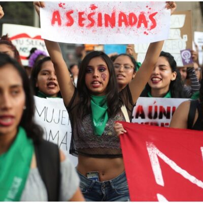 Miles de mujeres marcharon en Perú contra la violencia de género y los feminicidios